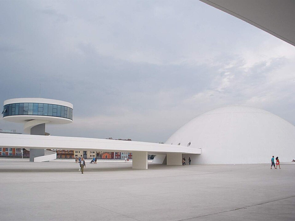 Centro Niemeyer의 실제 풍경